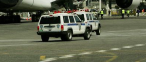 Paura sul volo Dubai-New York: i passeggeri stanno male. E scatta la quarantena