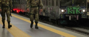 Alla stazione di Ostia con un’ascia: fermato immigrato