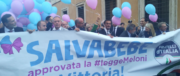 Vittoria di Fratelli d’Italia: approvata la legge Meloni salvabebè (video)