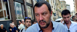 Salvini: “Migranti in arrivo in charter? Chiuderemo gli aeroporti”
