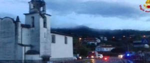 Paura a La Spezia, un fulmine colpisce la chiesa: crolla il campanile
