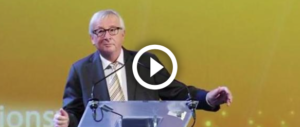 Juncker, esilarante siparietto: si mette a ballare sul palco degli oratori (video)
