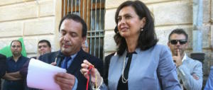“Amaro” Lucano dorme in macchina vicino Riace ma ora si allea con De Magistris