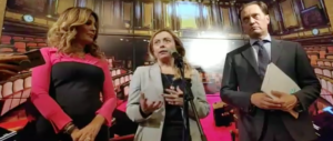 Meloni denuncia: «Vergogna in autostrada: come lucrano sulle nostre spalle» (video)
