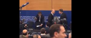 Scontro Moscovici-Ciocca: «Cretino…». «Piromane dello spread…» (video)