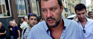Napoli, preside manda i suoi studenti in corteo. Che guarda caso incrocia Salvini…