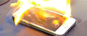 Terrore a Perugia: esplode telefono, neonata salvata dalle fiamme