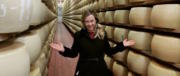 «Parmigiano portami via»: la Meloni scherza e gli antifascisti fanno gli isterici