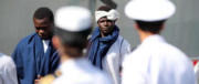 A Gentiloni (e Renzi) il record dei permessi d’asilo concessi ai migranti