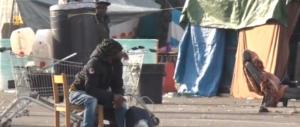 Roma, sgomberato il centro immigrati Baobab. Salvini: «Basta zone franche»
