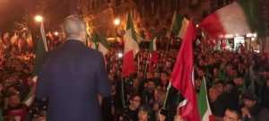 Simone Di Stefano parla ai militanti radunati a Trieste