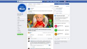 Bambola transgender dalla pagina del Daily Mail su Facebook