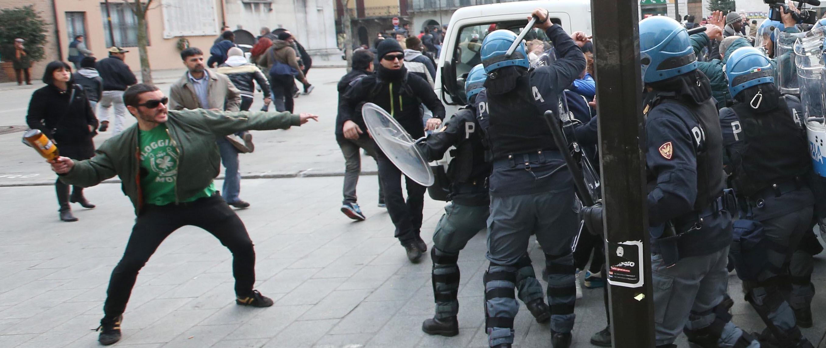 Centri sociali in azione a Brescia