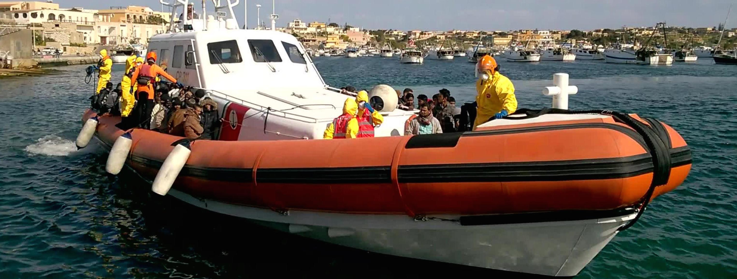 Un'imbarcazione della Guardia costiera