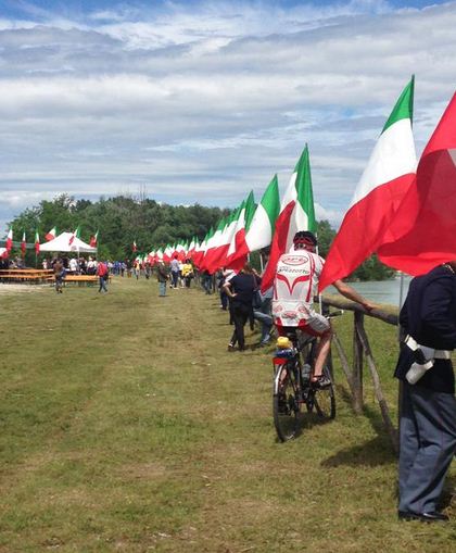 Orgoglio nazionale e rabbia per i marò al “24 maggio” della Fondazione An