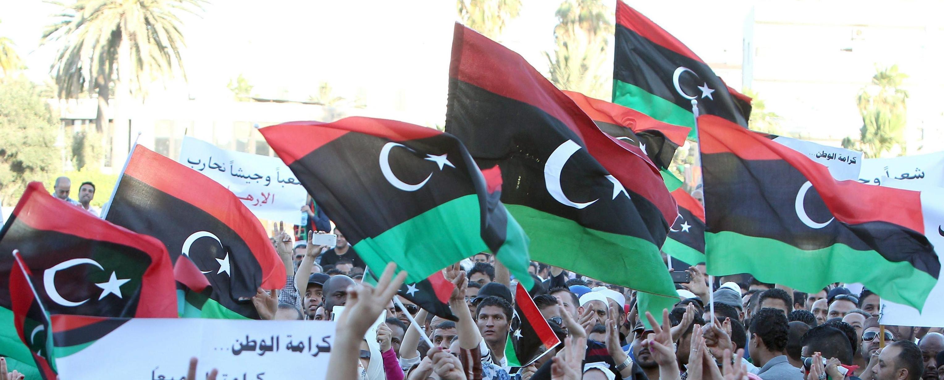 Manifestazione a Tripoli contro l'estremismo islamico