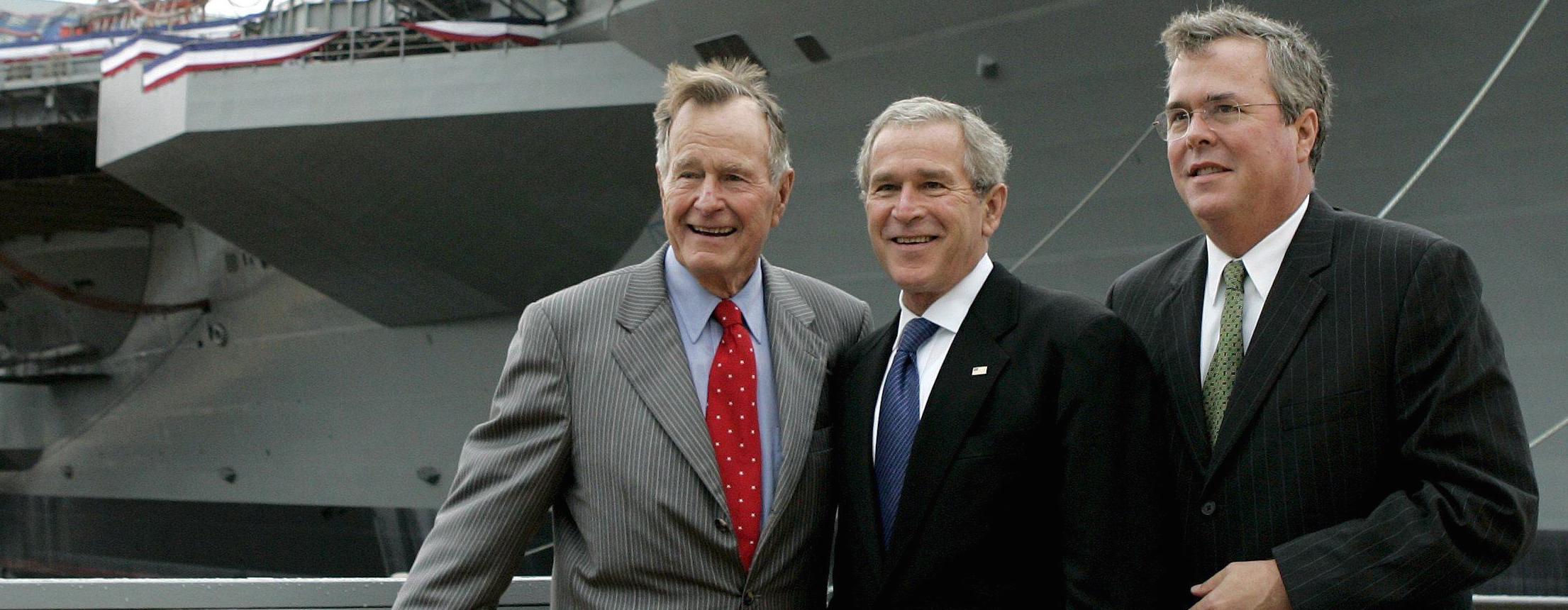 George, George jr e Jeb Bush