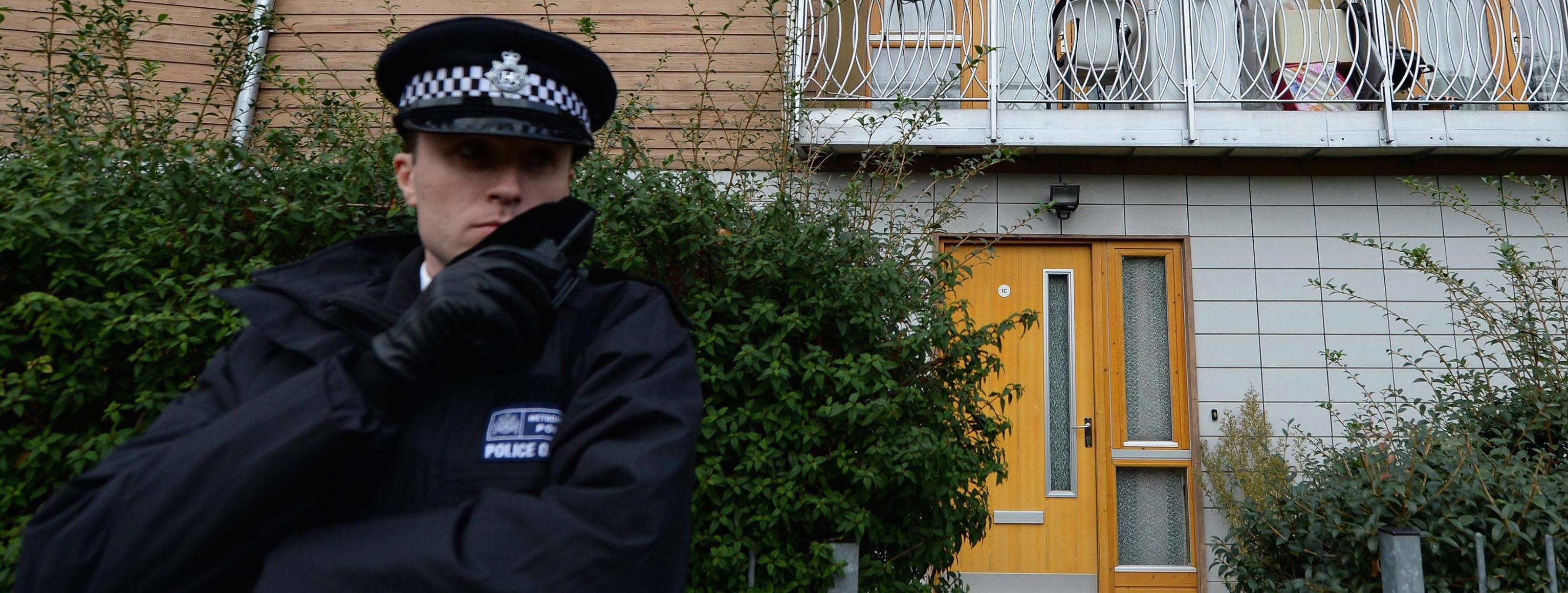 Un agente di guardia a Londra