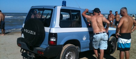 polizia spiaggia