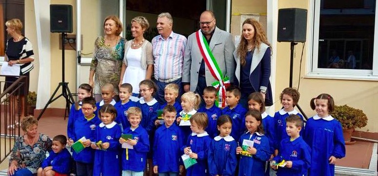 tricolori a scuola riva ligure