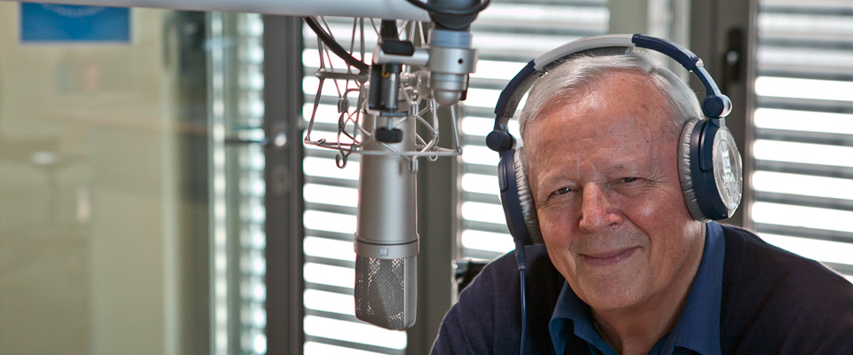 L’inviato delle Iene aggredito nella sede di Radio Maria