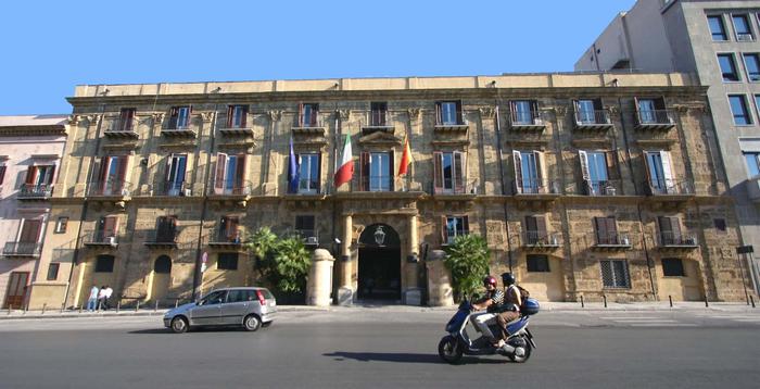 La profezia dell’economista, la Sicilia fallirà tra pochi mesi: ecco perché