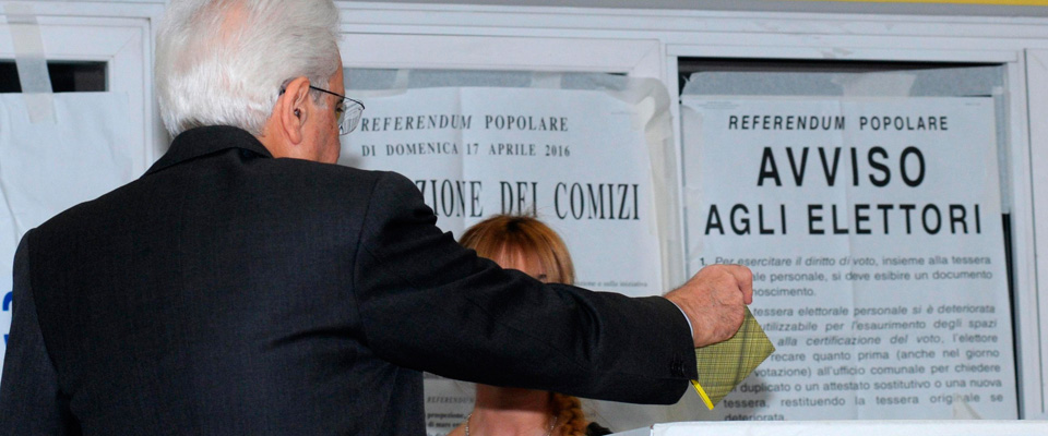 Il voto quasi nascosto del presidente Mattarella. A Palermo, e solo a tarda sera