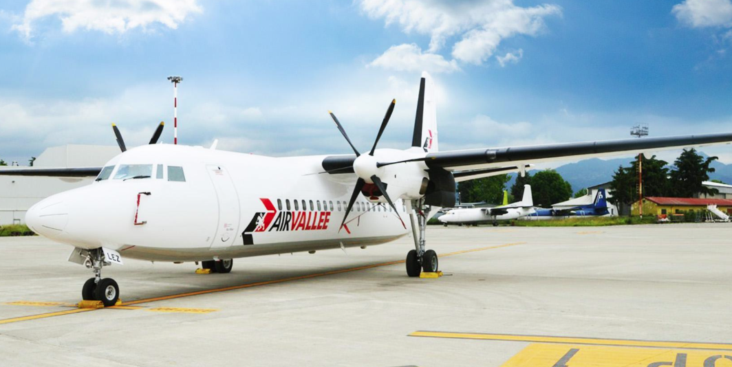 Terrore nei cieli di Catania: carrello bloccato, aereo atterra sul muso