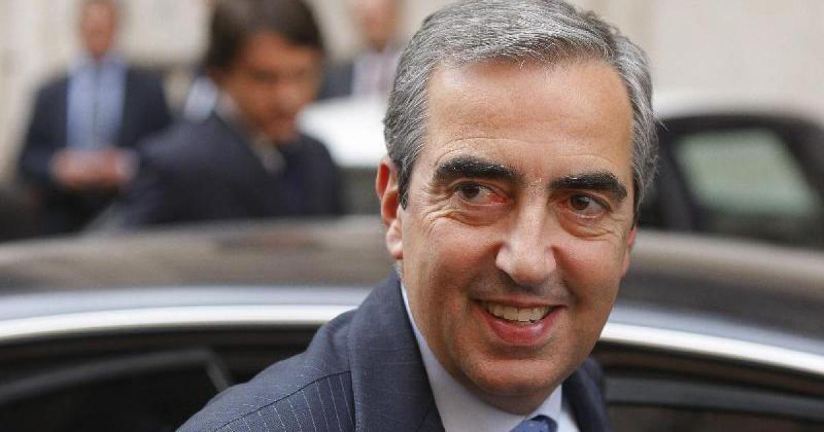 Gasparri sbotta con i suoi: di Roma non vi importa, pensate solo alle primarie Usa