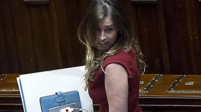 Renzi si ricorda (tardi) delle Pari opportunità e premia il ministro Boschi