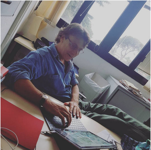 Il giornalista scherza sulla chiusura della trasmissione che ha condotto. (Foto Instagram)