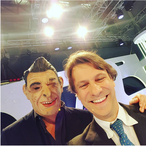 Il giornalista scherza sulla chiusura della trasmissione che ha condotto. (Foto Instagram)