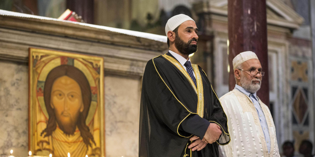 Croce e Corano insieme, 23mila musulmani in chiesa per dire no all'Isis Secolo d'Italia Croce e Corano insieme, 23mila musulmani in chiesa per dire no all'Isis Secolo d'Italia