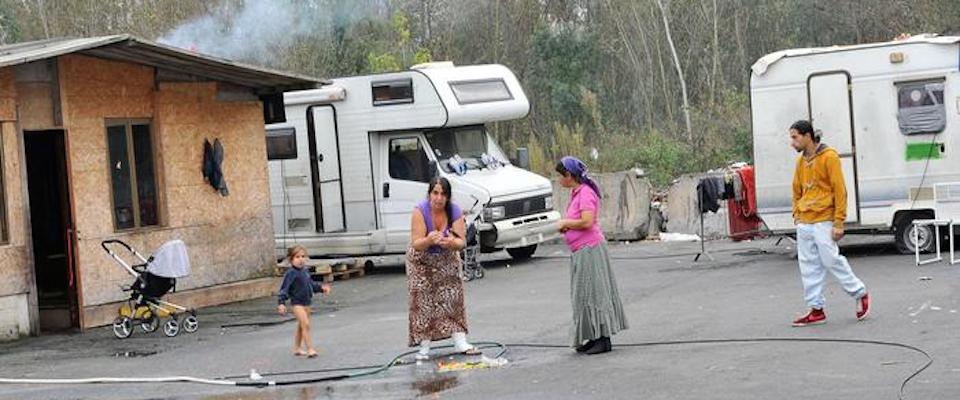 Altre immagini di degrado scattate nei vari campi rom del Piemonte