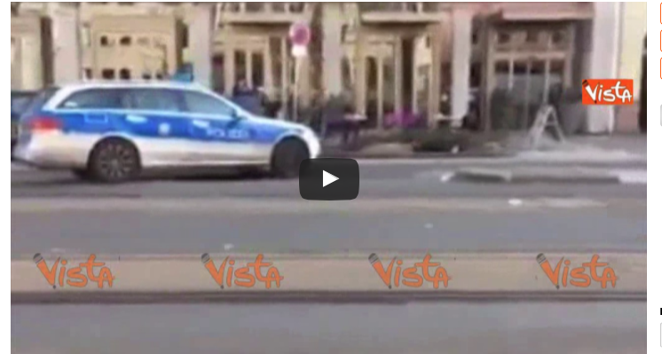 Heidelberg, un morto e due feriti per un’auto lanciata contro la folla (VIDEO)