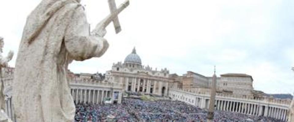 Bufera in Vaticano dopo la sospensione di 5 dirigenti per operazioni finanziarie sospette denunciate dallo Ior
