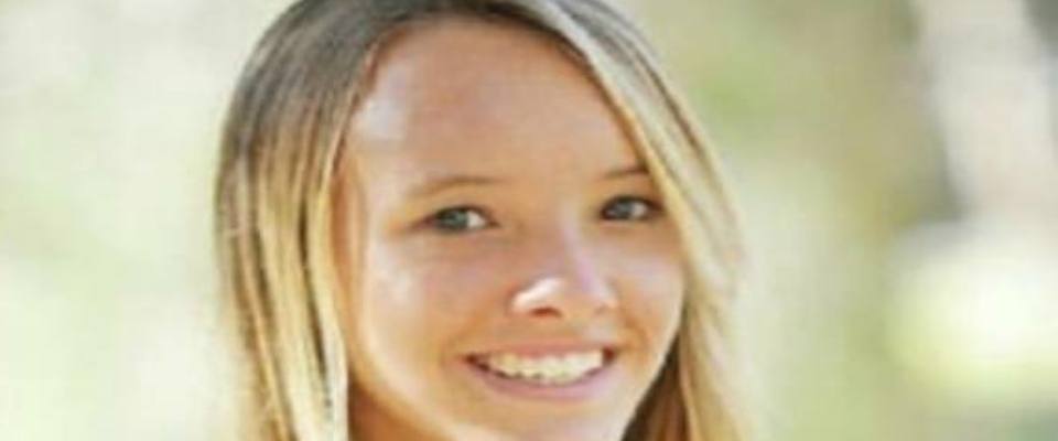 Australia, ragazza di 17 anni muore attaccata da uno squalo davanti al papà