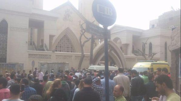 Egitto, due attentati contro chiese cristiane. 45 vittime. L’Isis rivendica
