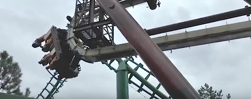 Brividi veri a Gardaland: famiglia rimane sospesa sulle montagne russe Brividi veri a Gardaland: famiglia rimane sospesa sulle montagne russe