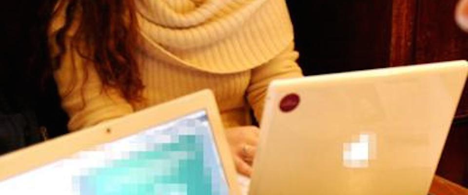 Sesso in cambio di ricariche: scandalo social per il grooming