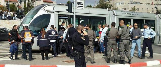 Gerusalemme, studentessa inglese accoltellata sul tram da un palestinese