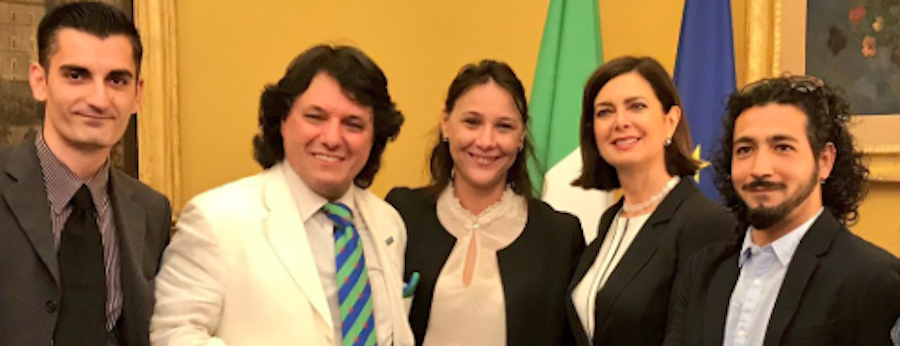 Boldrini (senza vergogna) riceve i rom alla Camera: “Non siete un problema”