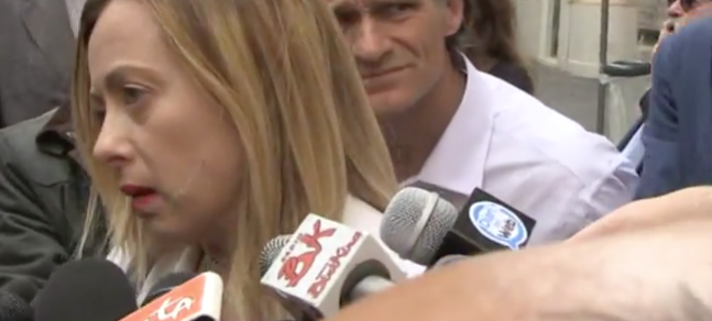 Boschi a casa? Per Giorgia Meloni tutto il governo va sfiduciato (video)