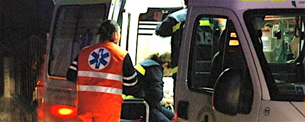 Nigeriani si accoltellano al Centro di accoglienza di Bari: un morto