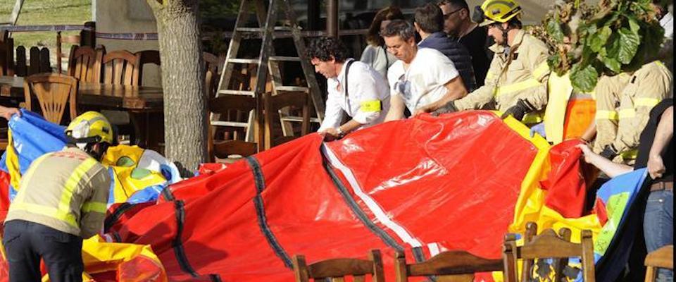 Tragedia al ristorante: esplode un castello gonfiabile, muore una bimba