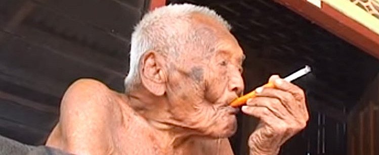 Muore a 146 anni il più vecchio del mondo. Era un accanito fumatore…