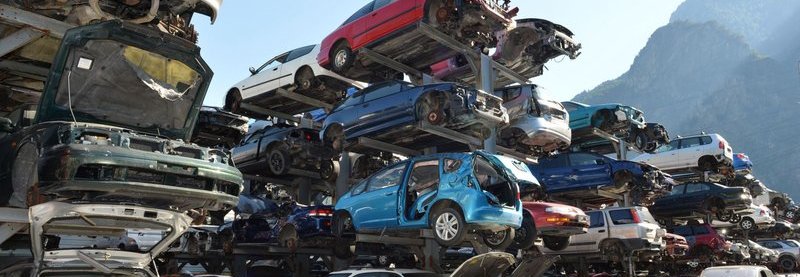 113 carcasse di auto rubate trovate al campo nomadi di Castel Romano