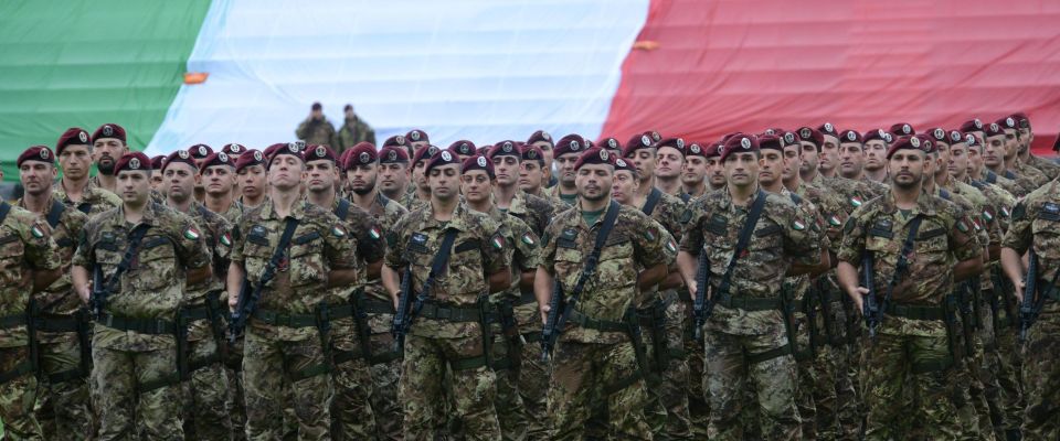 Ius soli, il generale della Folgore: «L’Italia diventerà un inferno afro-islamico» Ius soli, il generale della Folgore: «L’Italia diventerà un inferno afro-islamico»