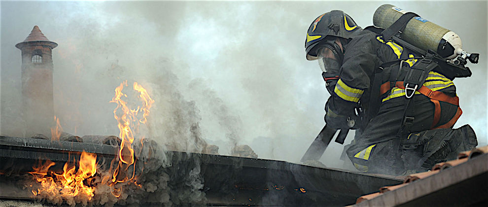 Incendi, niente tregua: 1200 interventi dei pompieri. La Sicilia la più colpita