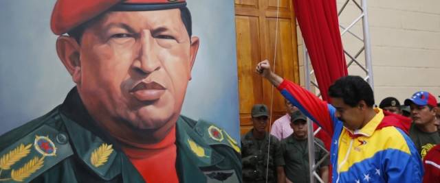 Il presidente del Venezuela Maduro e Chavez